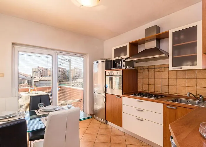 Awesome In With Wifi Lägenhet Pula