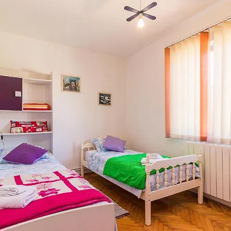 Gorgeous Apartment In Pula With Wifi *